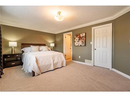 281 Brigadoon Drive, Hamilton, ON - Indoor Photo Showing Bedroom