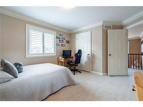 281 Brigadoon Drive, Hamilton, ON - Indoor Photo Showing Bedroom