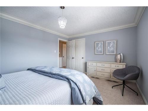 281 Brigadoon Drive, Hamilton, ON - Indoor Photo Showing Bedroom