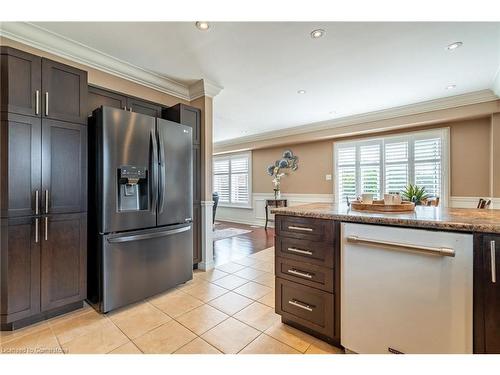 281 Brigadoon Drive, Hamilton, ON - Indoor Photo Showing Kitchen