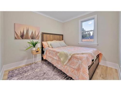 Upper-5 Sunning Hill Avenue, Hamilton, ON - Indoor Photo Showing Bedroom