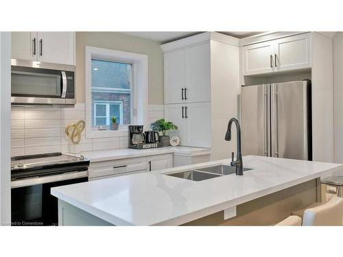 Upper-5 Sunning Hill Avenue, Hamilton, ON - Indoor Photo Showing Kitchen With Double Sink With Upgraded Kitchen