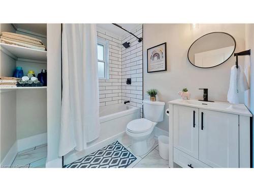 Upper-5 Sunning Hill Avenue, Hamilton, ON - Indoor Photo Showing Bathroom