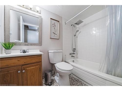 1908-150 Charlton Avenue E, Hamilton, ON - Indoor Photo Showing Bathroom