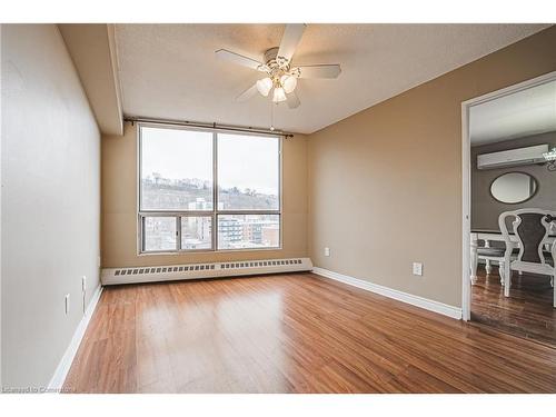 1908-150 Charlton Avenue E, Hamilton, ON - Indoor Photo Showing Other Room