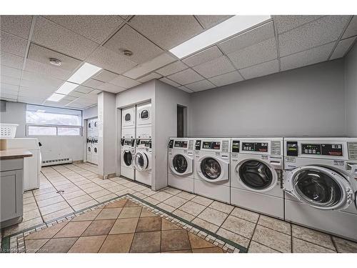 1908-150 Charlton Avenue E, Hamilton, ON - Indoor Photo Showing Laundry Room