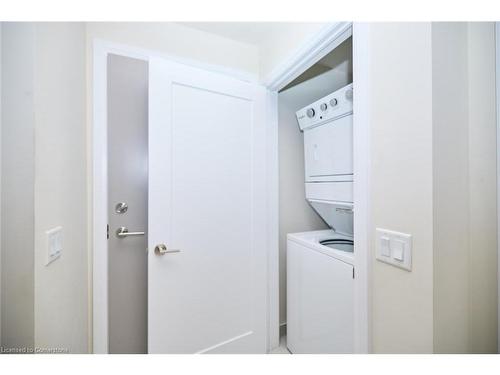 347-16 Concord Place, Grimsby, ON - Indoor Photo Showing Laundry Room