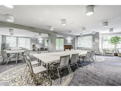 501-77 Governors Road, Dundas, ON - Indoor Photo Showing Dining Room