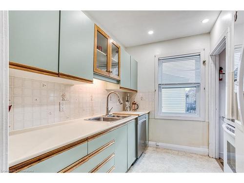 1 Blain Place, St. Catharines, ON - Indoor Photo Showing Kitchen With Double Sink