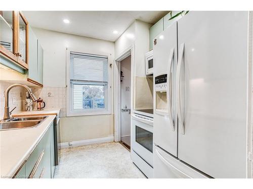 1 Blain Place, St. Catharines, ON - Indoor Photo Showing Kitchen With Double Sink