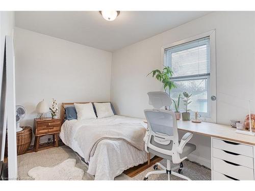 1 Blain Place, St. Catharines, ON - Indoor Photo Showing Bedroom