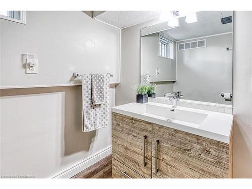 1 Blain Place, St. Catharines, ON - Indoor Photo Showing Bathroom