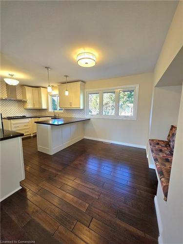 Upper Unit-23 Old Oxford Road, St. Catharines, ON - Indoor Photo Showing Kitchen