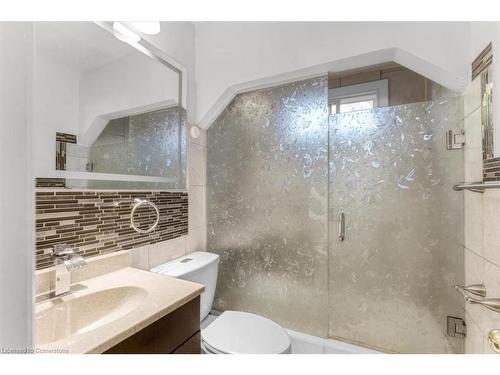 118 Second Street N, Stoney Creek, ON - Indoor Photo Showing Bathroom