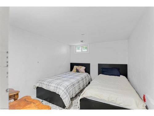 118 Second Street N, Stoney Creek, ON - Indoor Photo Showing Bedroom