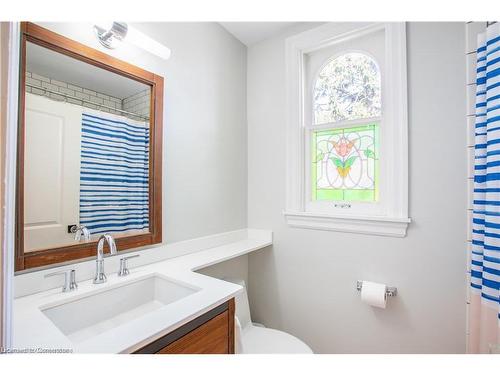 4-432 Burlington Avenue, Burlington, ON - Indoor Photo Showing Bathroom