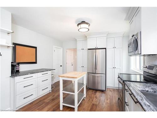 4-432 Burlington Avenue, Burlington, ON - Indoor Photo Showing Kitchen