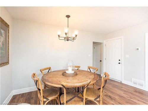 4-432 Burlington Avenue, Burlington, ON - Indoor Photo Showing Dining Room