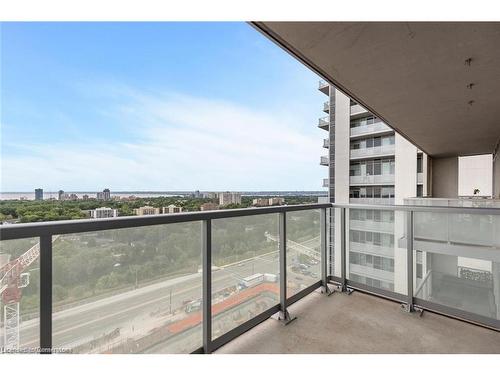 1606-2093 Fairview Street, Burlington, ON - Outdoor With View With Exterior