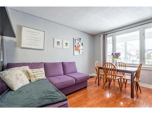 72 Harrison Avenue, Hamilton, ON - Indoor Photo Showing Living Room