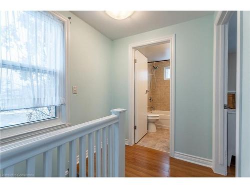 72 Harrison Avenue, Hamilton, ON - Indoor Photo Showing Bathroom