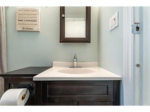 72 Harrison Avenue, Hamilton, ON - Indoor Photo Showing Bathroom