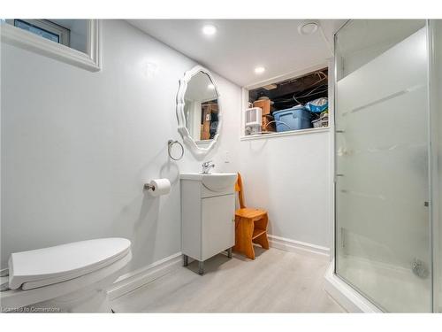 72 Harrison Avenue, Hamilton, ON - Indoor Photo Showing Bathroom