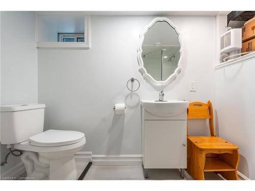 72 Harrison Avenue, Hamilton, ON - Indoor Photo Showing Bathroom