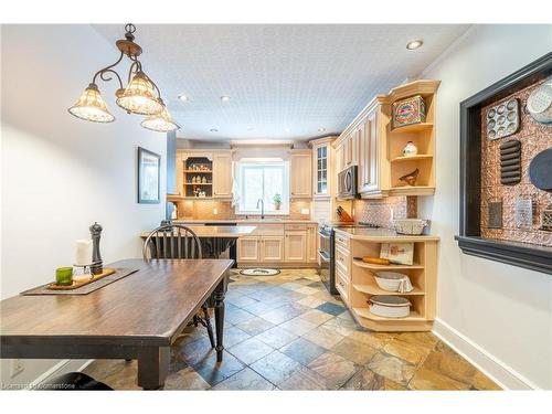 1304 Brock Road, Flamborough, ON - Indoor Photo Showing Dining Room