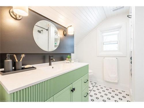 1304 Brock Road, Flamborough, ON - Indoor Photo Showing Bathroom