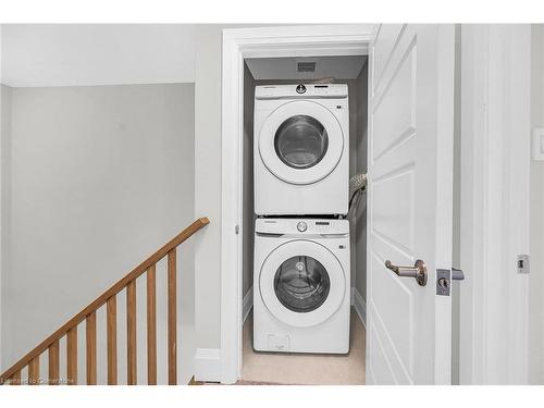 26-305 Garner Road W, Hamilton, ON - Indoor Photo Showing Laundry Room