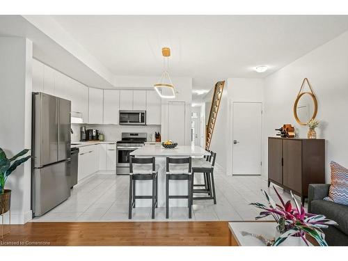 97-60 Arkell Road, Guelph, ON - Indoor Photo Showing Kitchen With Stainless Steel Kitchen