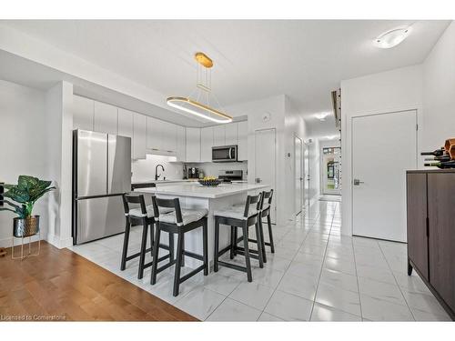 97-60 Arkell Road, Guelph, ON - Indoor Photo Showing Kitchen With Stainless Steel Kitchen