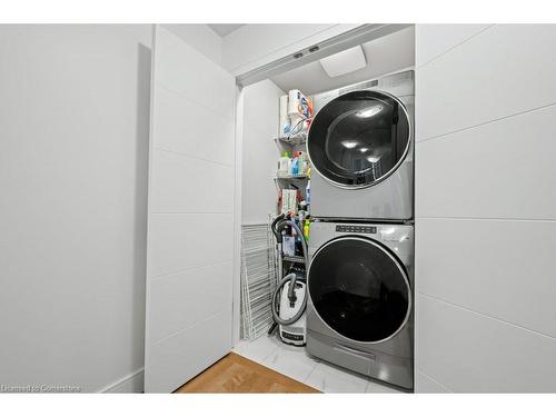 97-60 Arkell Road, Guelph, ON - Indoor Photo Showing Laundry Room