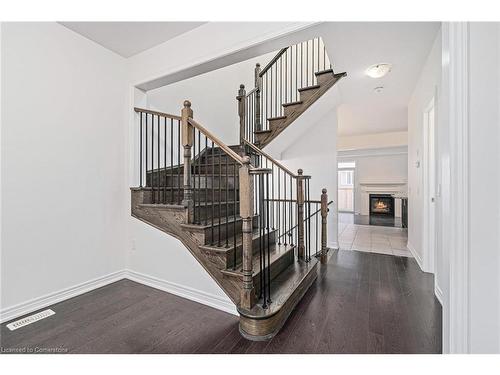 12 Heming Trail Trail, Ancaster, ON - Indoor Photo Showing Other Room