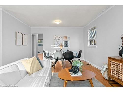 665 Drury Lane, Burlington, ON - Indoor Photo Showing Living Room