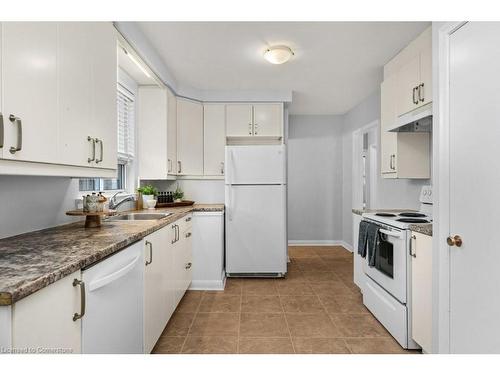 665 Drury Lane, Burlington, ON - Indoor Photo Showing Kitchen