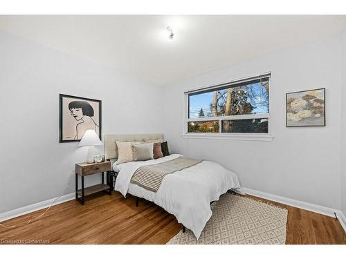 665 Drury Lane, Burlington, ON - Indoor Photo Showing Bedroom