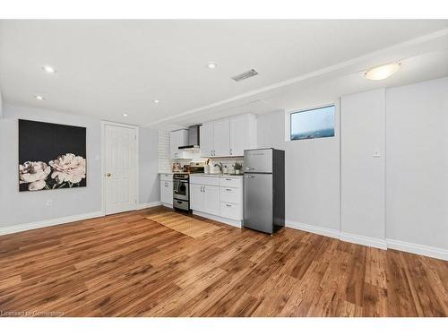 665 Drury Lane, Burlington, ON - Indoor Photo Showing Kitchen