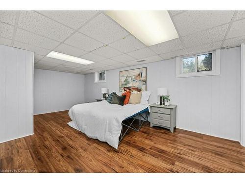 665 Drury Lane, Burlington, ON - Indoor Photo Showing Bedroom