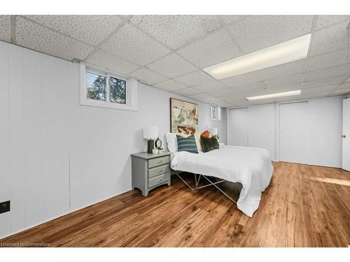 665 Drury Lane, Burlington, ON - Indoor Photo Showing Bedroom