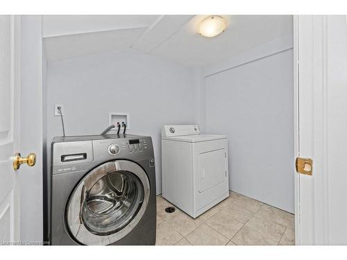 665 Drury Lane, Burlington, ON - Indoor Photo Showing Laundry Room