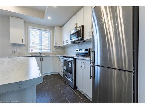 5-290 Barton Street West, Hamilton, ON - Indoor Photo Showing Kitchen