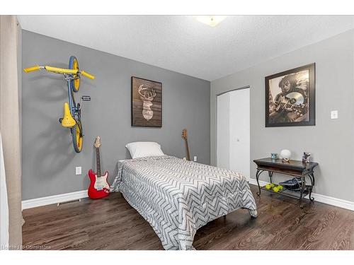 22 Brookheath Lane, Glanbrook, ON - Indoor Photo Showing Bedroom