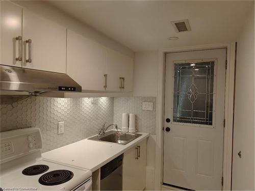 2031 Westree Drive, Oakville, ON - Indoor Photo Showing Kitchen