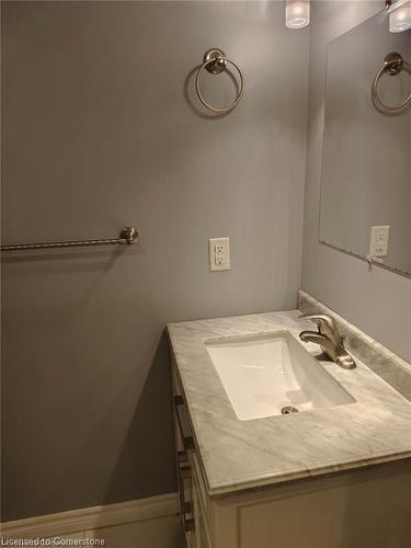 2031 Westree Drive, Oakville, ON - Indoor Photo Showing Bathroom