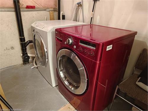 2031 Westree Drive, Oakville, ON - Indoor Photo Showing Laundry Room