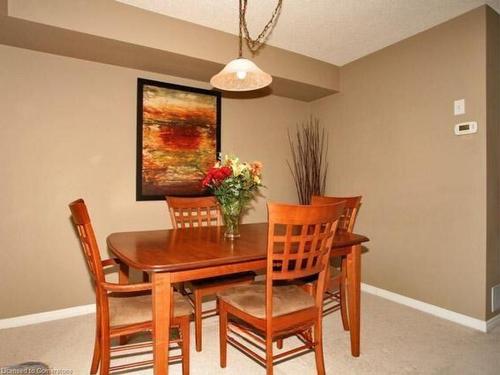 6-2120 Headon Road, Burlington, ON - Indoor Photo Showing Dining Room