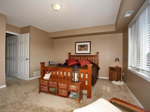 6-2120 Headon Road, Burlington, ON - Indoor Photo Showing Bedroom