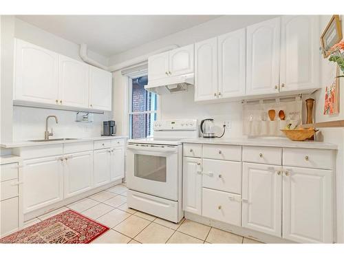 93 Peter Street, Hamilton, ON - Indoor Photo Showing Kitchen